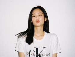 Foto: Adu Gaya Jennie BLACKPINK vs Suzy, Membintangi Iklan yang Sama