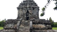 Suasana di Candi Mendut terlihat sepi sekali, Jumat (17/4/2020).