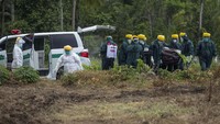 Pasien berjenis kelamin laki-laki dan berusia 50 tahun itu dirawat di RS Liun Kendage, Tahuna sejak 11 April 2020 lalu. Dia mempunyai keluhan sesak nafas, demam tinggi, dan batuk. Pada hasil pemeriksaan swab pertama dinyatakan negatif dan masih menunggu hasil pemeriksaan swab yang kedua.
