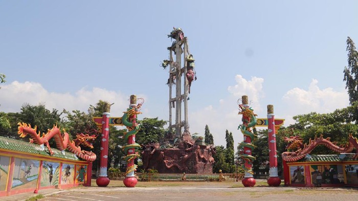 patung Khong Co Kwan Sing Tee Koen