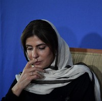 Inilah Putri Basmah yang menyuarakan kisah pilu hidupnya dari balik penjara. Secara blak-blakkan, Putri Basmah menulis di Twitter kalau dirinya sudah 13 bulan hidup di penjara Al-Hair tanpa ada catatan kriminal. Sang putri sebenarnya tidak memiliki ponsel di penjara. Adalah staff kerajaan yang menuliskan tweet tersebut atas namanya melalui akun resminya @@PrincessBasmah yang sudah terverifikasi. Foto: AFP/MANDEL NGAN