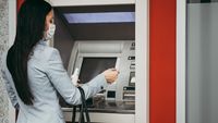 Uang Di ATM Nggak Keluar Tapi Saldo Berkurang? Jangan Panik, Lakukan Ini