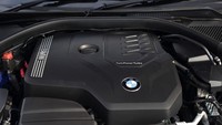 BMW 320i M Sport Touring dilengkapi dengan generasi terbaru dari mesin BMW TwinPower Turbo empat silinder 2,0 liter yang menghasilkan tenaga 184 hp dan torsi 300 Nm. Mesin tersebut mampu membawa mobil melaju dari 0 sampai 100 kpj dalam waktu 7,1 detik. Foto: dok. BMW Indonesia