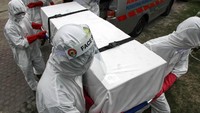 Simulasi tersebut dilakukan untuk meningkatkan dan melatih kesiapan sarana dan tenaga medis yang sewaktu waktu dibutuhkan dalam membantu menangani pemakaman jenazah pasien positif COVID-19.