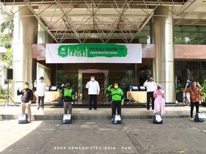 Kemenristek Donasi 1000 Paket Sembako untuk Warga Terdampak Corona