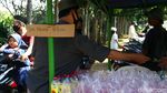 Warga Ziarah Jelang Ramadhan