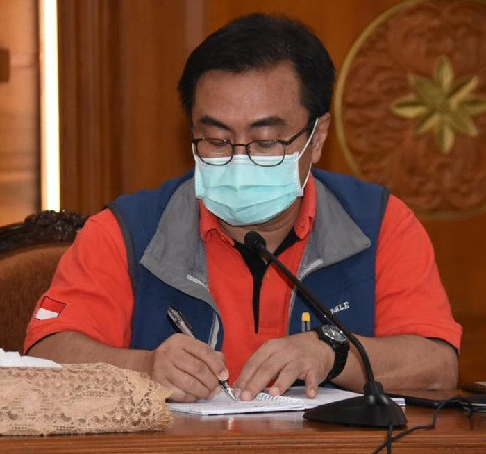 Ketua Satgas Kuratif Penanganan COVID-19 Jatim, dr Joni Wahyuhadi