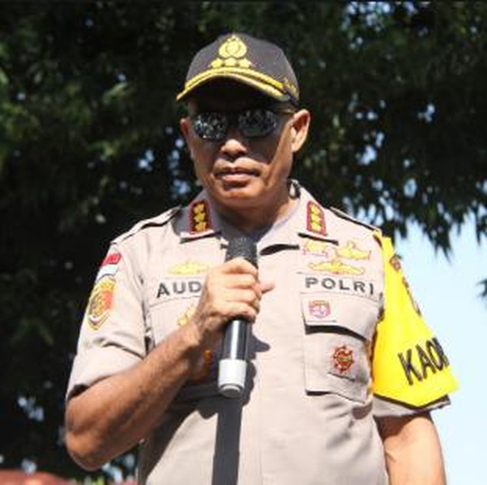 Kapolres Jakarta Barat Kombes Audie S Latuheru