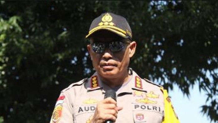 Kapolres Jakarta Barat Kombes Audie S Latuheru