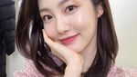 10 Pose Cantik Shin Ye Eun yang Kerap Dapat Kiriman Makanan dari Fansnya!