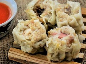 Di Tengah Pandemi COVID-19, Penjual Pisang Lumer hingga Dim Sum Banjir Pesanan