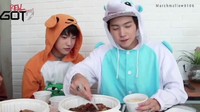 Jaebum dikenal sebagai anggota yang senang sekali makan. Lihat nih lahapnya Jaebum dan JR saat menyantap olahan daging dengan semangkuk nasi putih hangat. Foto: Istimewa