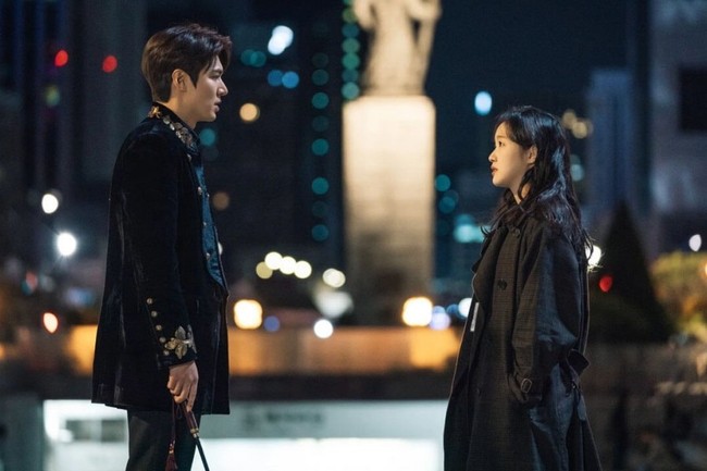 K-drama selanjutnya di nomor 3 adalah The King: Eternal Monarch. Menceritakan kisah cinta beda dimensi antara seorang raja dan petugas kepolisian. Foto: dok. Twitter