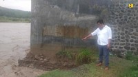 Pada 9 April 2020, sekitar pukul 16.00 WIB, pondasi jembatan tergerus aliran sungai, sehingga konstruksi jembatan runtuh. Insiden tersebut mengakibat satu warga terluka dan tidak ada korban jiwa. Akses utama menuju desa terdekat juga tertutup tanah longsor. Foto: Dok. Kementerian PUPR