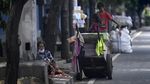Potret Manusia Gerobak Saat PSBB Jakarta