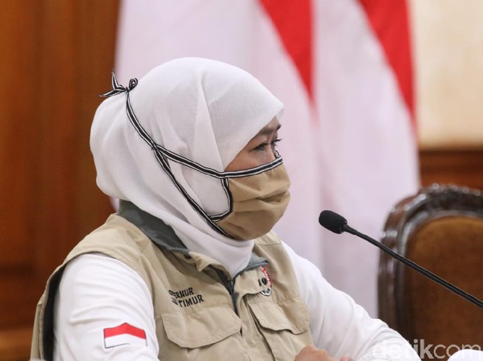 Gubernur Jatim Khofifah Indar Parawansa akan memanggil 3 kepala daerah terkait Pembatasan Sosial Berskala Besar (PSBB). Yakni kepala daerah Surabaya, Sidoarjo dan Gresik.