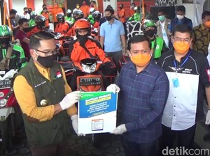 Pandemi Corona, RK Berikan Bantuan untuk Warga Sumedang Lewat Pos dan Ojol