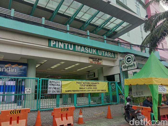 Pusat Grosir Surabaya (PGS) akan dibuka Minggu (19/4), setelah 2 minggu ditutup karena terpapar virus Corona. PGS buka mulai pukul 09.00 WIB. Pengelola PGS sudah menyiapkan protokol kesehatan sesuai ketentuan Pemkot Surabaya.