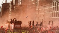 Di posisi ketiga ada foto yang menggambarkan kemeriahan parade kemenangan Liverpool di final Liga Champhions. Oli Scarff, Agence France-Press, World Press Photo via AP.