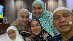 Produktif di Rumah, Ayu Ting Ting Bikin Donat hingga Cireng