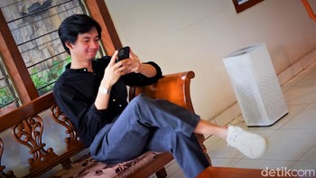 Mi Air Purifier 2H sudah tersedia di toko online dan offline Xiaomi, serta di JD.id. Harganya sendiri Rp 1,8 juta. Foto: Adi Fida Rahman/detikINET