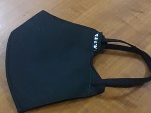 Produsen Tas Legendaris Ini Banting Setir Bikin Masker