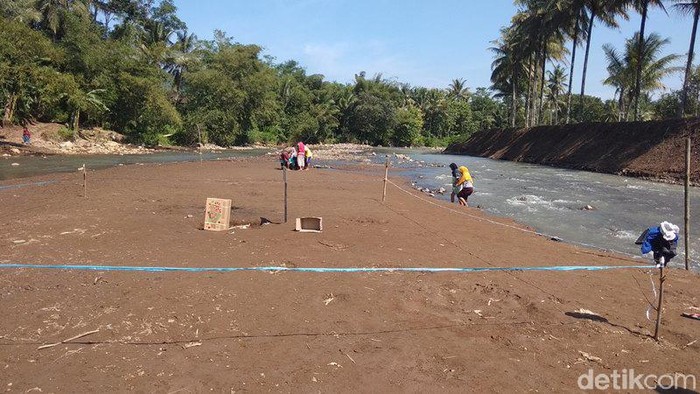 TKP kemunculan gelembung gas di Sungai Tangsi Magelang