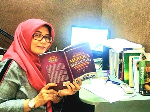 Para Relawan Ini Tetap Bantu Tuna Netra di Tengah Pandemi Corona