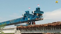 Pembangunannya dibagi menjadi empat zona yang dikerjakan secara paralel. Dimana zona satu, terdapat pekerjaan stressing dan pemasangan girder jembatan. Zona dua, ada persiapan kliring, zona tiga penimbunan tanah dan zona empat persiapan material tanah untuk pembangunan Jembatan Kemiri dan Kaligangsa.Foto: Istimewa/Dok. Kementerian PUPR