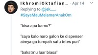 Bakat pria ini adalah menuang galon ke dispenser tanpa tumpah. Tentu saja bakat yang disampaikan ini tidak serius, banyak yang jawabannya lebih nyeleneh. Foto: twitter