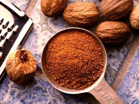 Tantangan minum biji pala bubuk di TikTok