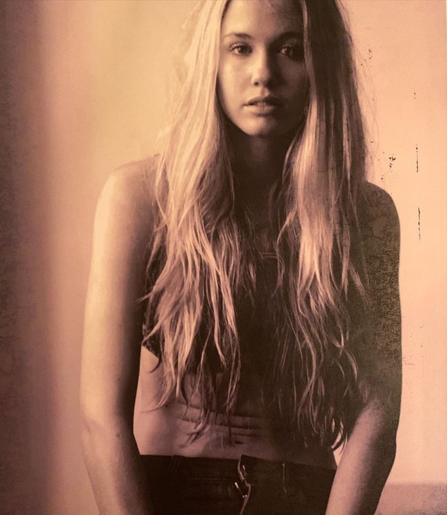 Berperawakan menarik, Florence St. George pernah meniti karier sebagai aktris dan model. Sebelumnya, memegang gelar History of Art di Bristol University. (Foto: Instagram/@florencestgeorge)