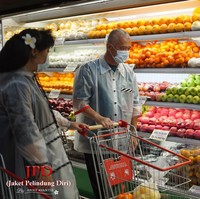 Anne mengatakan jaket tersebut menjadi inovasinya dalam mengekspresikan diri di tengah pandemi COVID-19. Keuntungan dari penjualan tersebut akan digunakan Anne sebagai subsidi silang untuk mendanani misi kemanusiaan Yayasan Anne Avantie. (Foto: Dok. Anne Avantie)