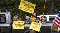 Mayoritas mereka tidak menggunakan pelindung wajah untuk menghindari penularan virus Corona. Minnesota Public Radio via AP/Evan Frost.