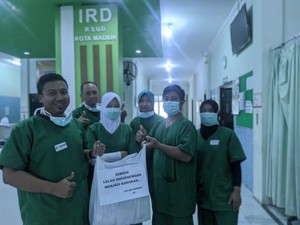Cerita Perawat Pasien Corona yang Mandi Berkali-kali demi Bertemu Anak