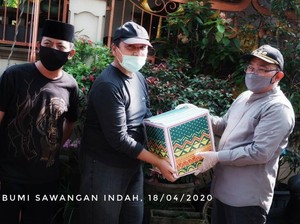 Wali Kota Depok Beri Bantuan Warga Korban Banjir di Sawangan-Pondok Petir