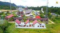 Penyediaan fasilitas UMKM juga diberikan melalui pengembangan sarana dan prasarana untuk mendukung kegiatan sosial-ekonomi di  kawasan PLBN seperti pembangunan kios/lapak pasar pada 7 PLBN yang telah dibangun yakni PLBN Entikong, Aruk, Badau di Kalimantan Barat. Kemudian Motaain, Motamasin, dan Wini di Nusa Tenggara Timur serta Skouw di Papua.Foto:Istimewa/Dok. Kementerian PUPR