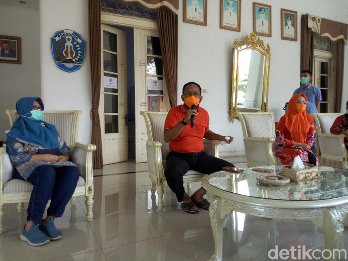 Seorang Pasien Dalam Pengawasan (PDP) asal Magetan yang dirawat di RS Aisyiyah Ponorogo meninggal. Pasien tersebut juga dimakamkan sesuai prosedur Corona.