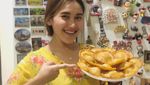Produktif di Rumah, Ayu Ting Ting Bikin Donat hingga Cireng