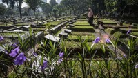 Jutaan umat manusia di seluruh dunia bersuka cita menyambut datangnya bulan suci Ramadhan. Kali ini terasa berbeda karena dunia tengah dirundung Pandemi Corona. Termasuk juga di Indonesia.