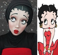 Kemampuan merias diri yang luas biasa membuat wanita berhijab ini mampu menirukan gaya tokoh-tokoh kartun terkenal dunia. Ini dia foto-fotonya.