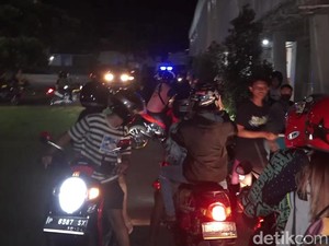 Pembubaran Kerumunan Makin Gencar di Banyuwangi Cegah Penyebaran Corona