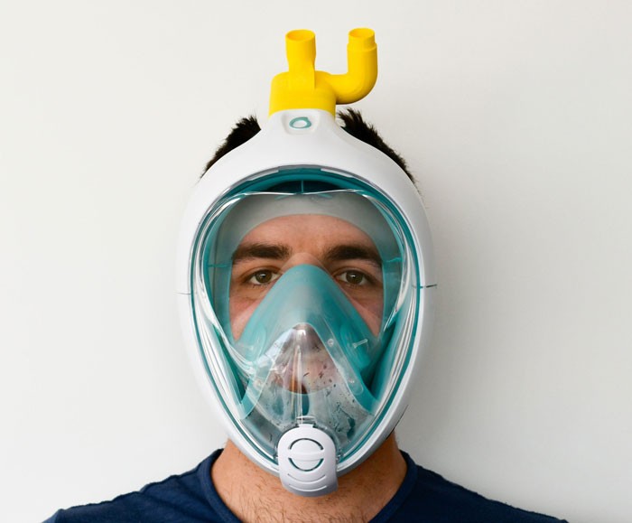 Keren! Italia Manfaatkan Masker Snorkeling Jadi Ventilator Italia menjadi salah satu negara episentrum wabah virus Corona di Eropa. Uniknya, untuk memenuhi kebutuhan ventilator mereka manfaatkan masker snorkeling. Intip penampakannya di sini.
