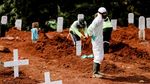 Pekerja Makam Kini Dapat Bantuan APD