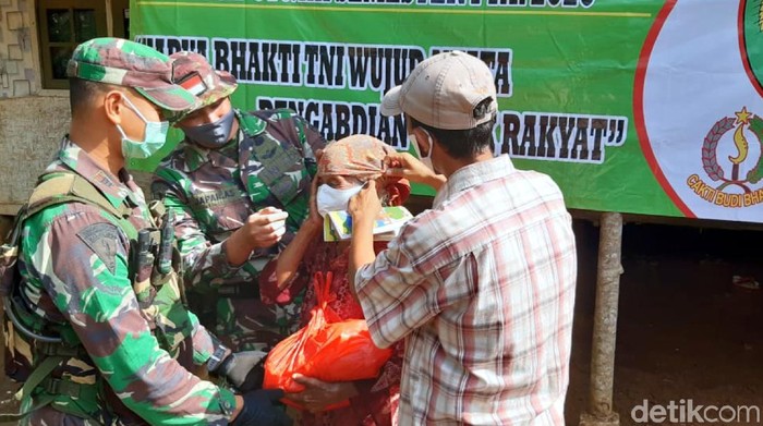 Batalyon 310 Sukabumi Sebar Bantuan Sosial Ke Warga Prasejahtera