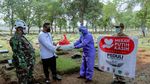 Pekerja Makam Kini Dapat Bantuan APD