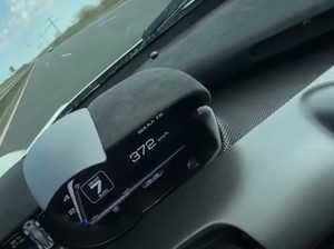 Jalanan Sepi karena Pandemi Corona, Ferrari LaFerrari Digeber 372 km/Jam