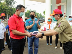 Mensos Apresiasi Relawan yang Bantu Kegiatan Bansos
