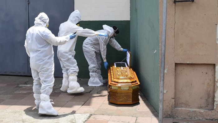 Kematian Akibat COVID-19 di Dunia Tembus 160 Ribu Jiwa
   
Virus Corona dengan cepat menginfeksi ratusan ribu orang di hampir seluruh penjuru dunia. Hingga kini, total korban jiwa sudah menyentuh angka 160 ribu jiwa.