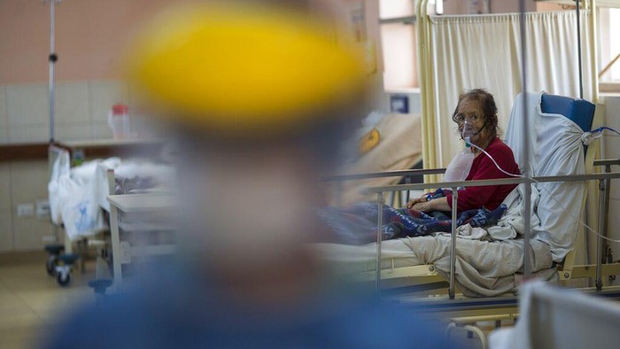Semangat Para Pasien COVID-19 Berjuang untuk Sembuh dari Penyakit Jumlah pasien sembuh dari COVID-19 capai angka 598.942 orang di dunia. Angka kesembuhan yang kian bertambah beri semangat bagi para pasien COVID-19 untuk sembuh